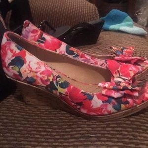 Floral Wedges